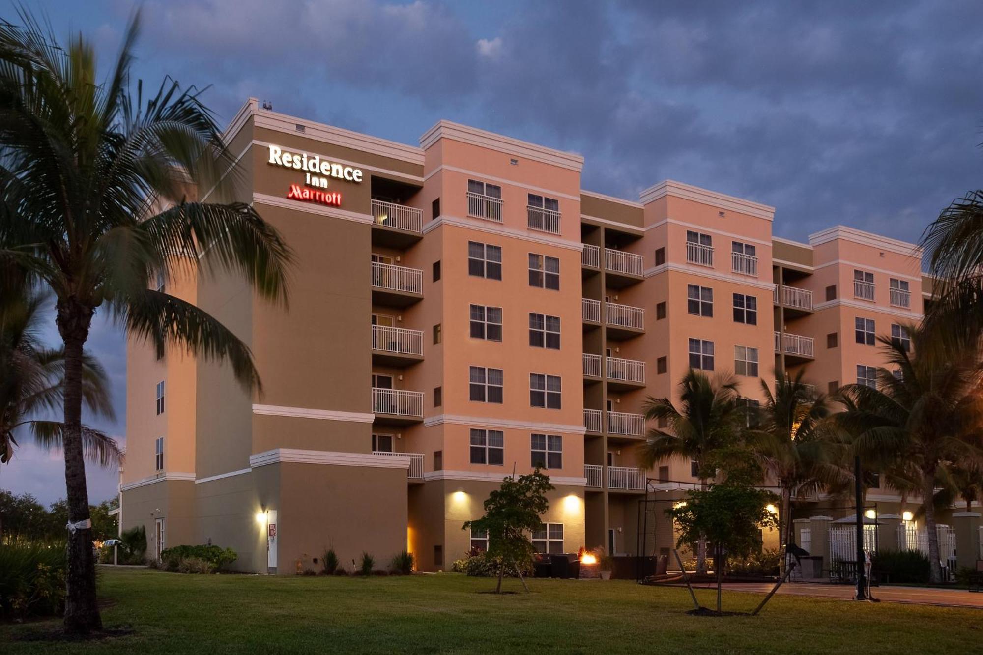 Residence Inn Fort Myers Sanibel Truckland Exterior foto